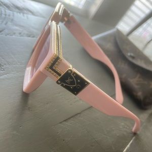 Gorgeous Pink LV Sunglasses